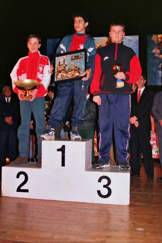 Srebrny medal w grupie juniorów do lat 14
wywalczył Kamil Mitoń